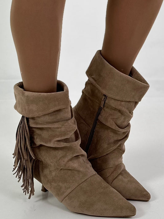 Ankle boots with fringe - beige