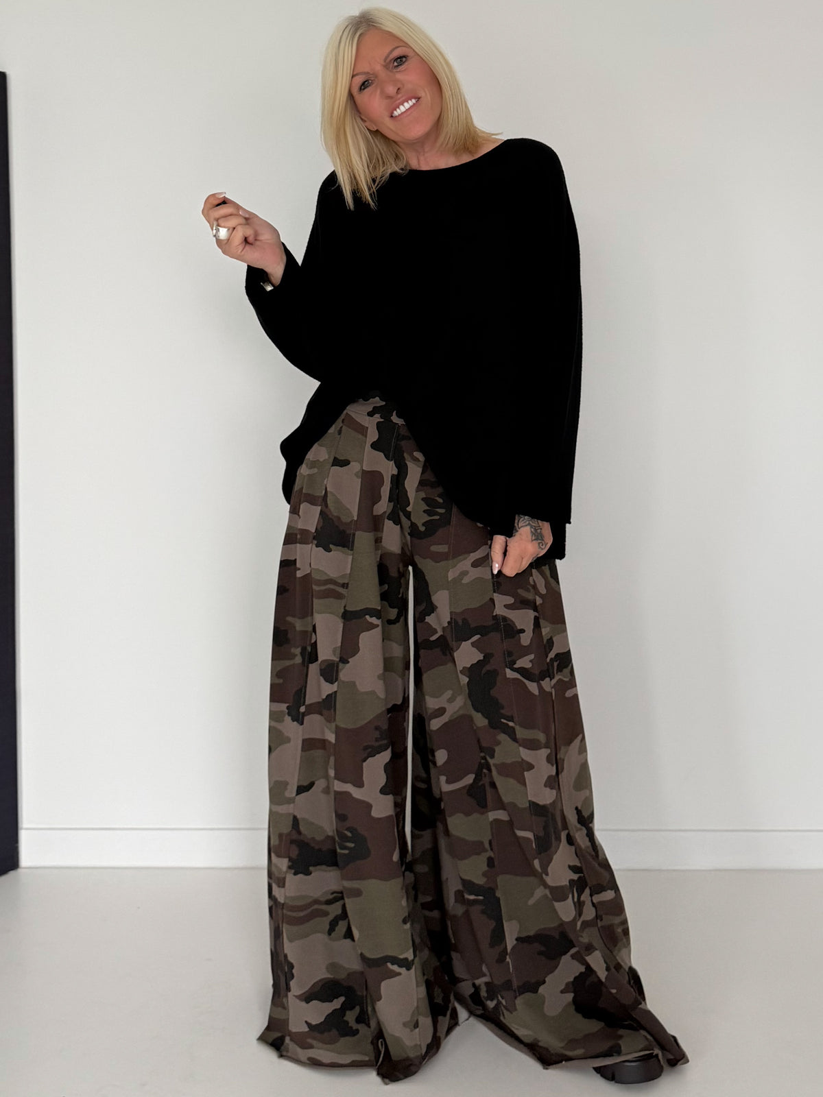 Weicher Oversized Pullover mit Rundhalsausschnitt - schwarz