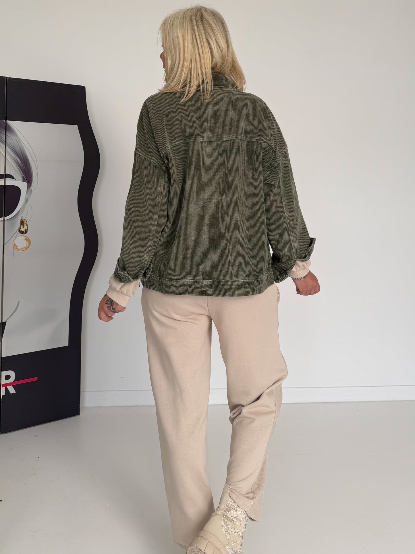 Oversized Cordjacke - oliv
