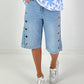 Jeansshort mit silbernen Ösen - denim