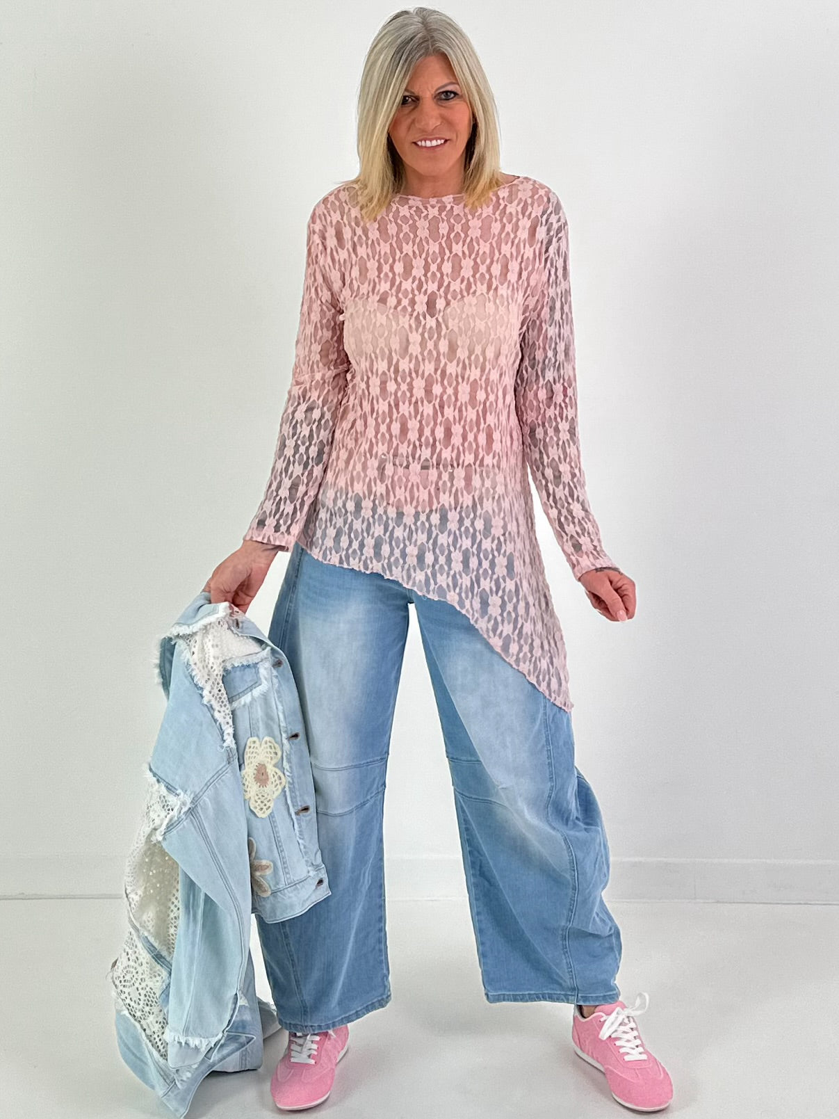 Lace shirt with pattern - pink