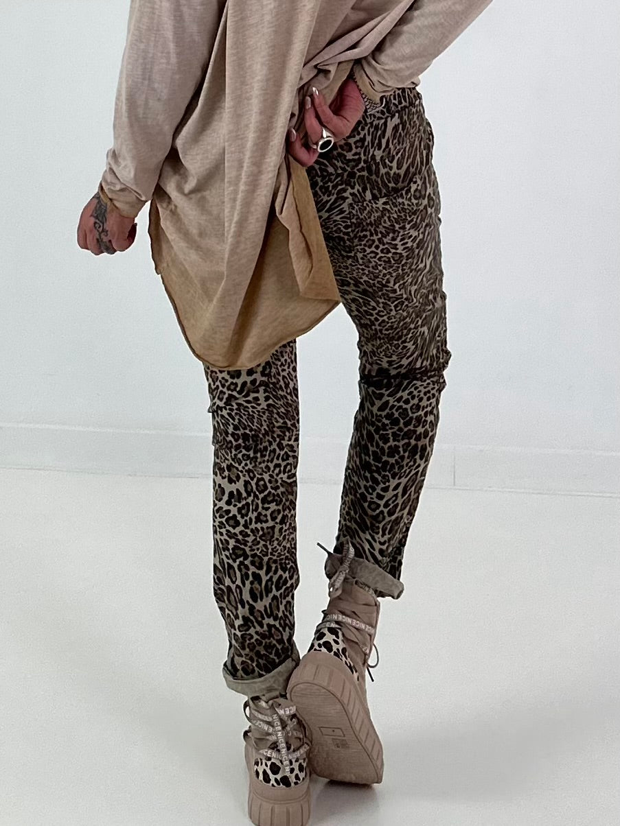 Hose mit elastischem Bund und Leo-Print - leo-taupe