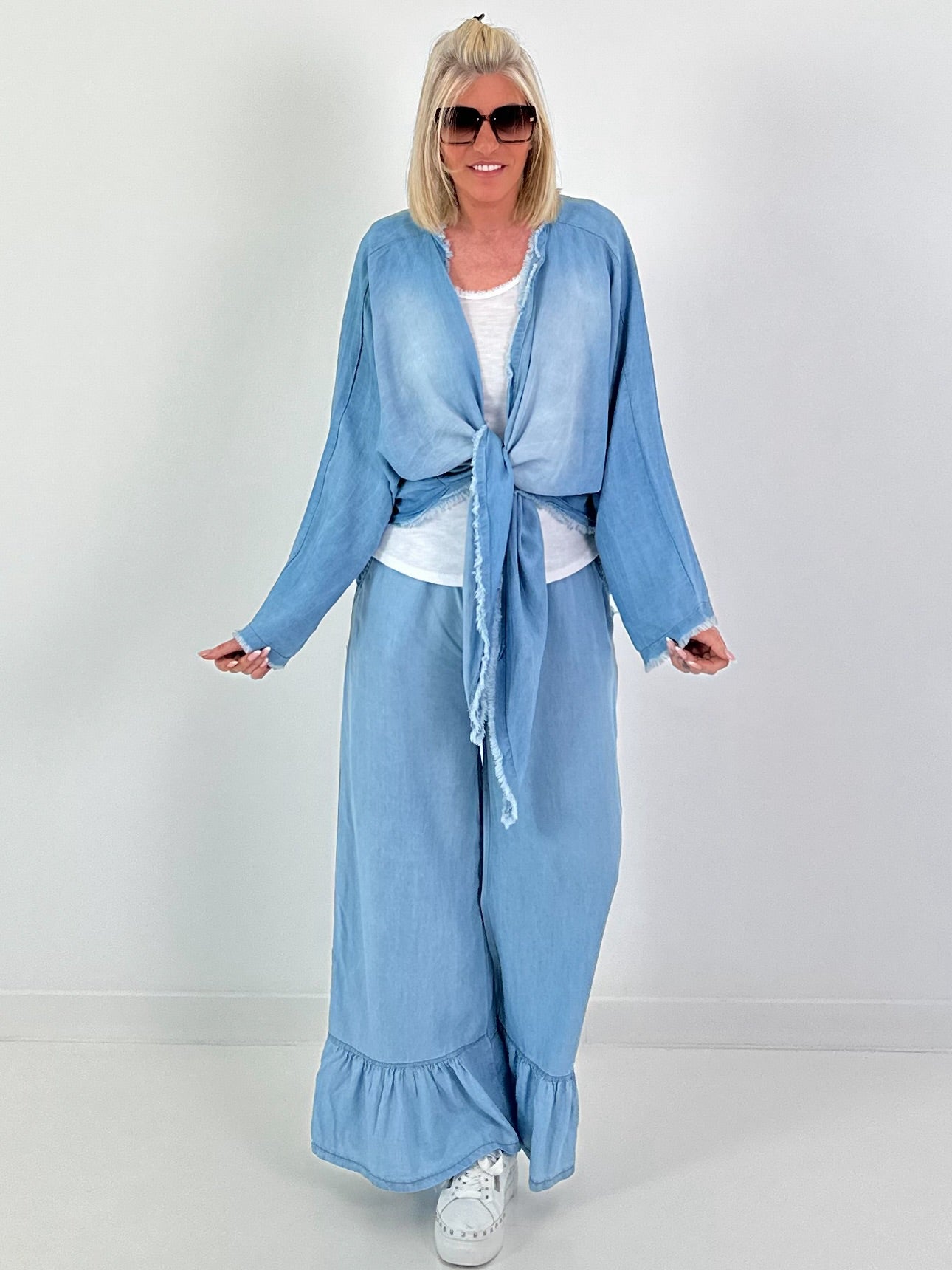 Jeansblouse met strikknoop - lichtblauw