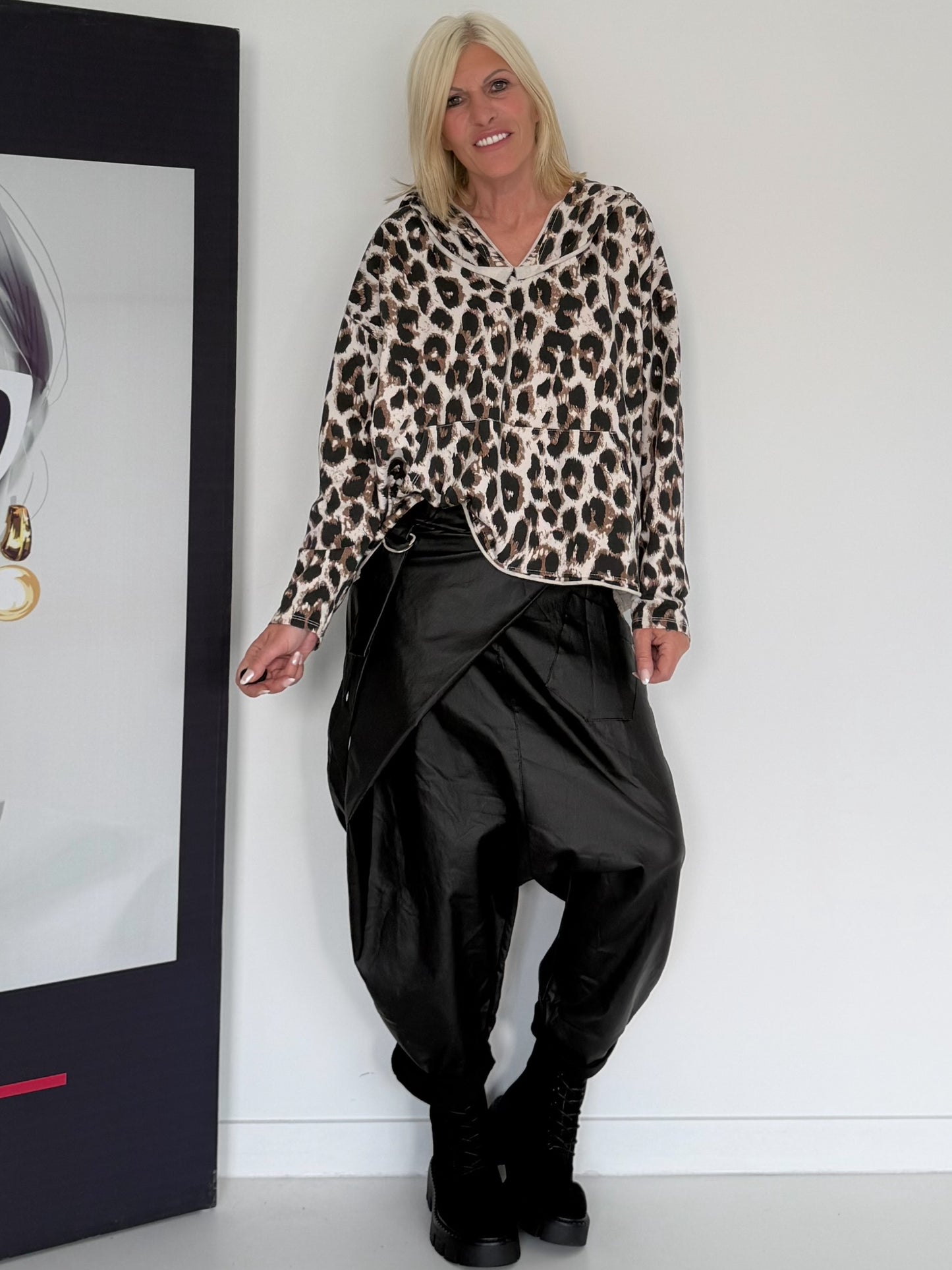 All-over leopard print hoodie - beige-leopard-multicoloured