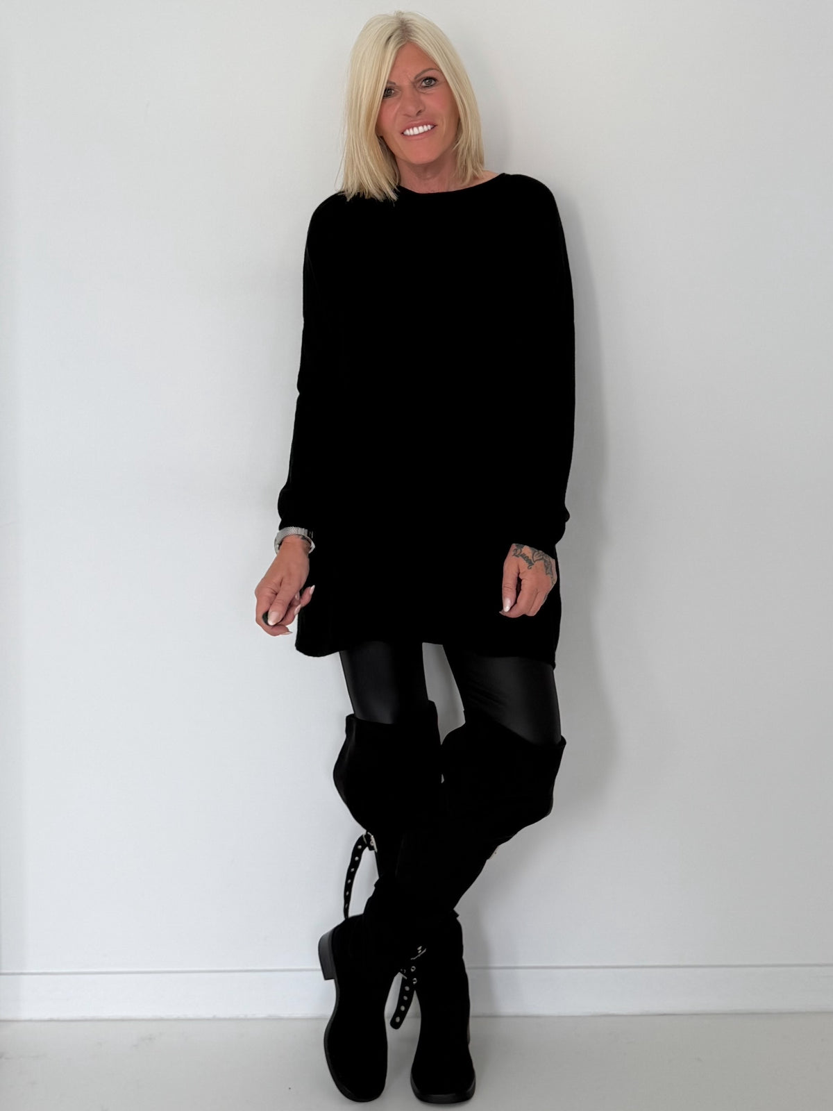 Longpullover - schwarz