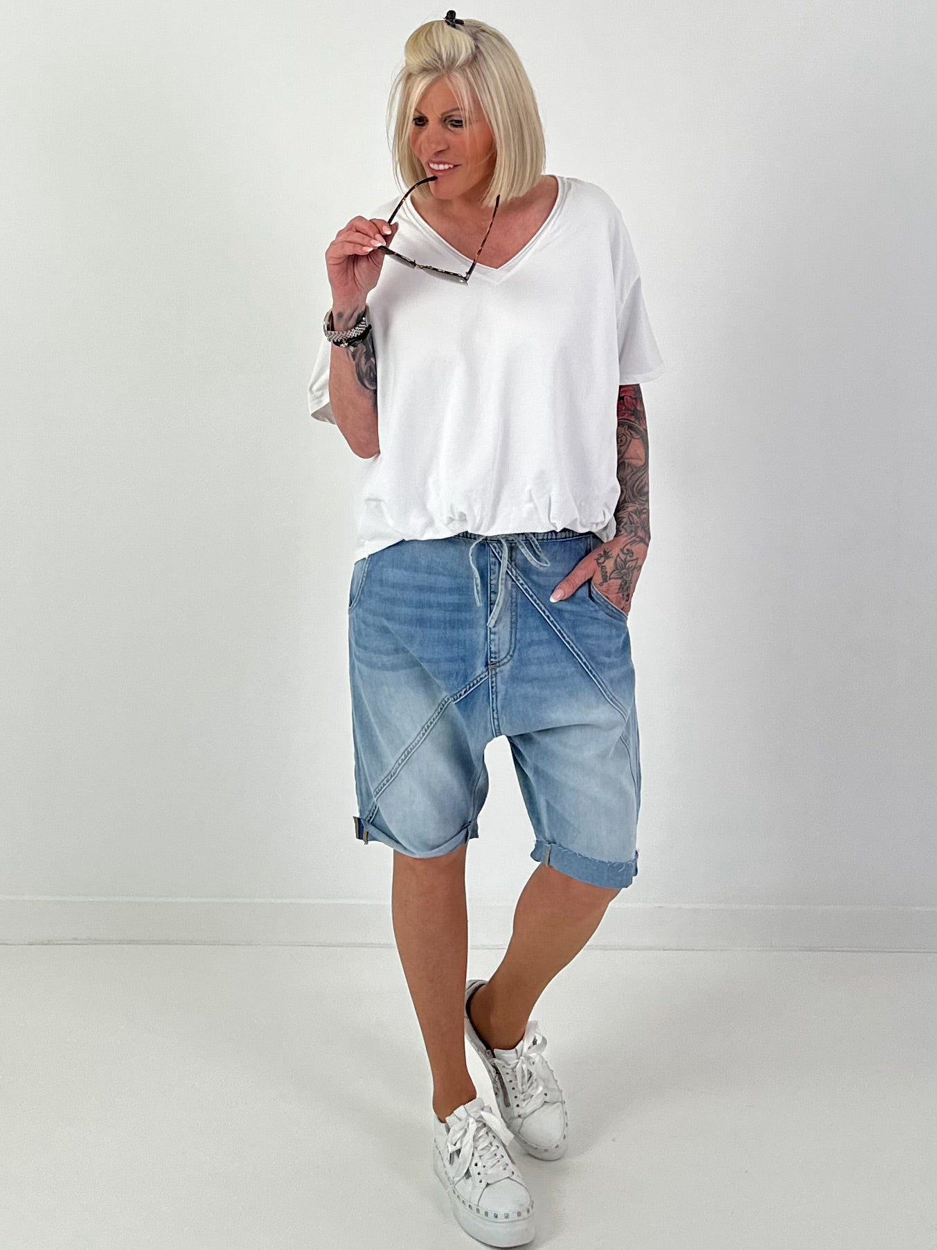 Gathered Hem T-Shirt - white