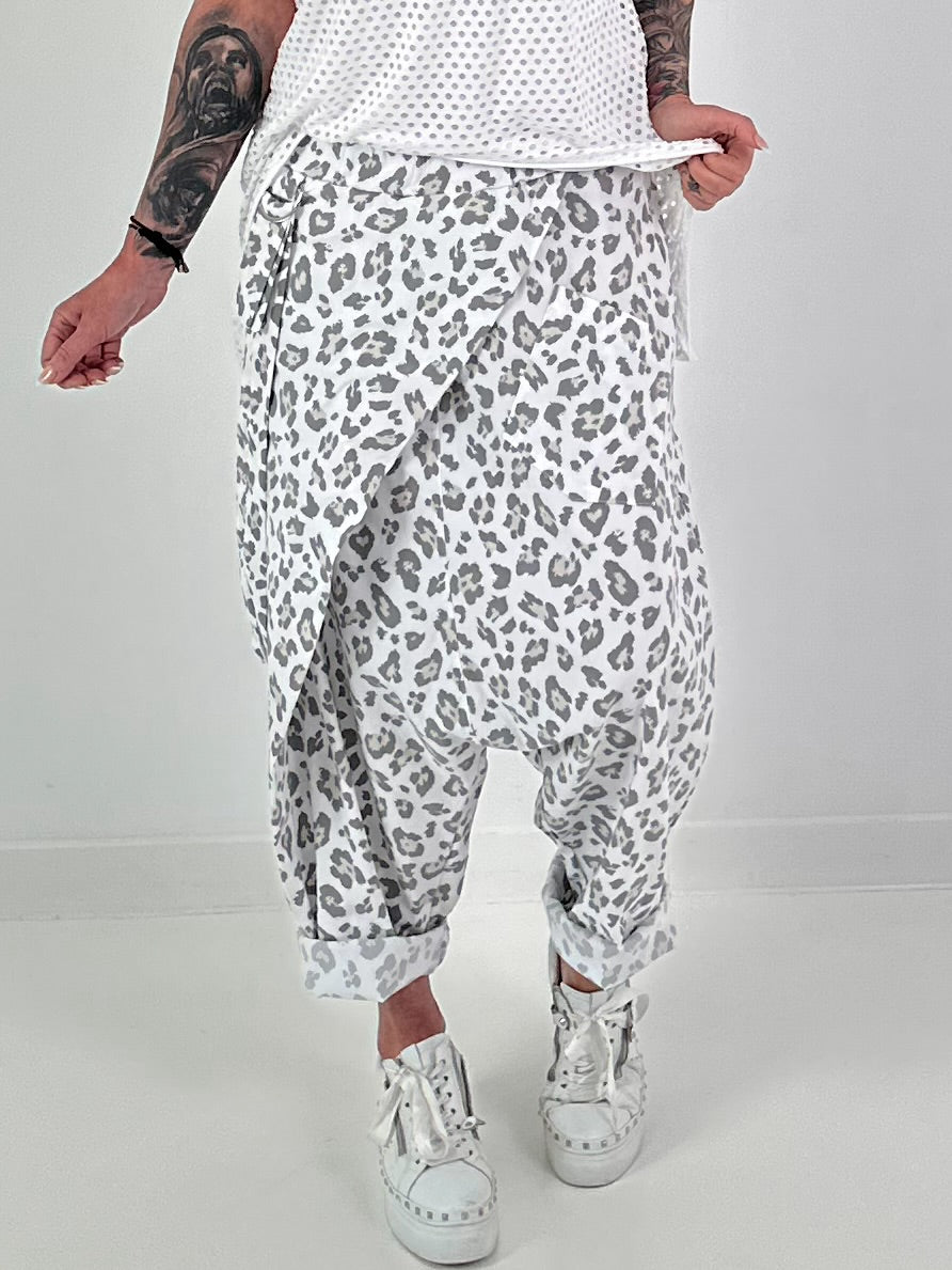 Baggy Hose mit Überwurf Leo - weiss