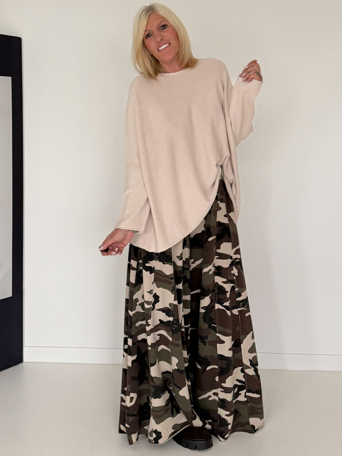 Soft oversized crew neck sweater - beige