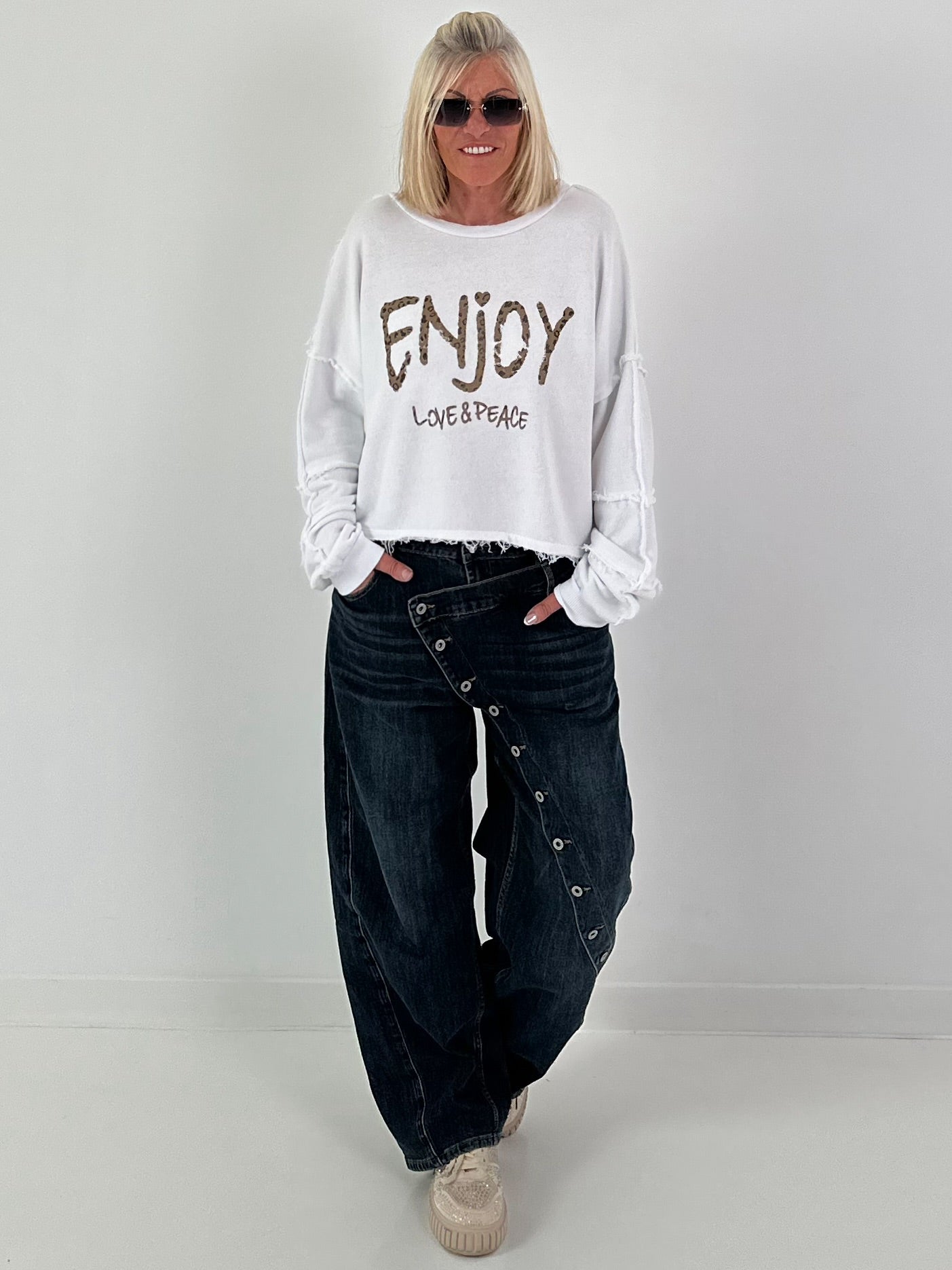 Sweater with purl seams and print - white