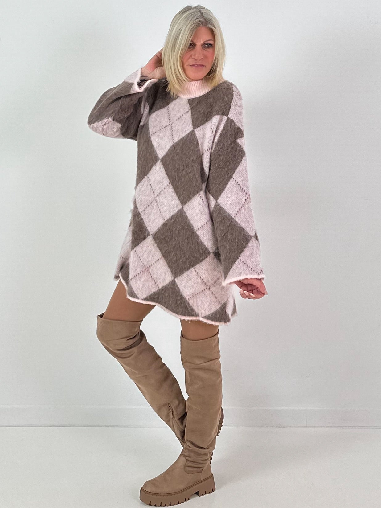 Lange trui/jurk model "Retro Diamond" - roze-taupe