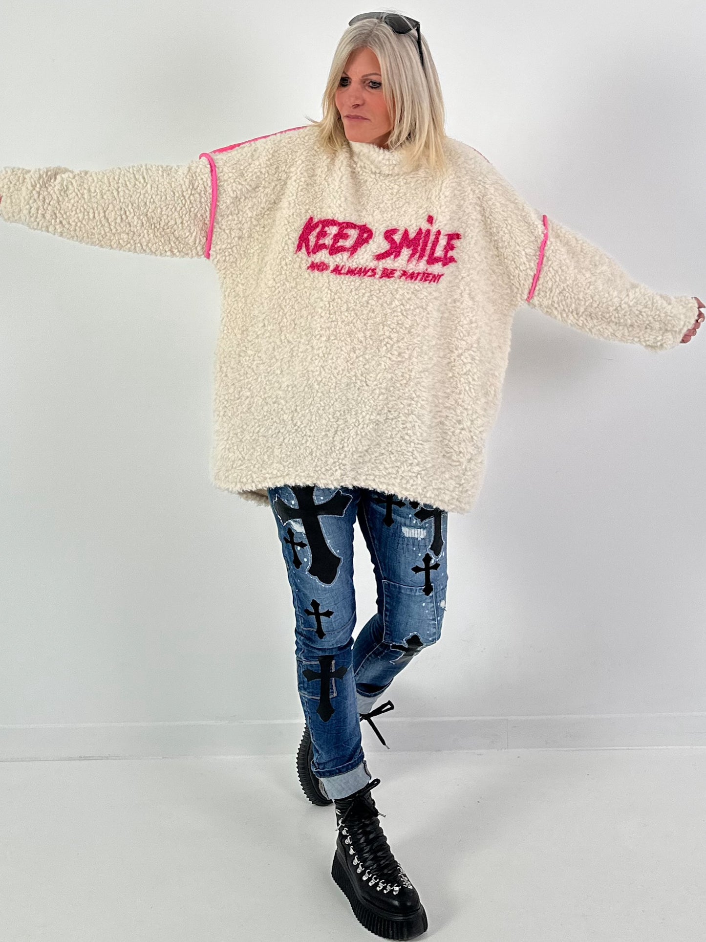 Teddy trui coltrui model "KEEP SMILE" - ecru