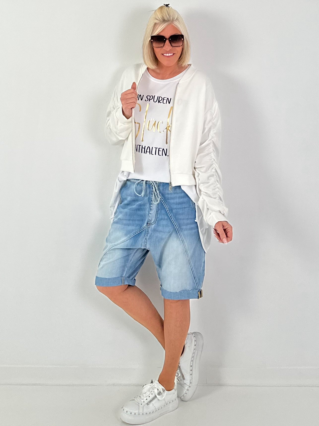 Bomberjacke mit gerafftem Arm - weiss