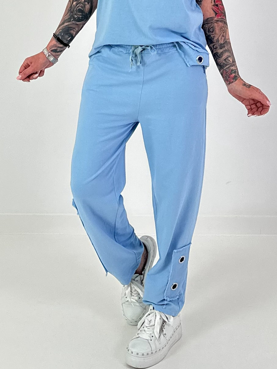 Sweatpants with eyelets - light blue