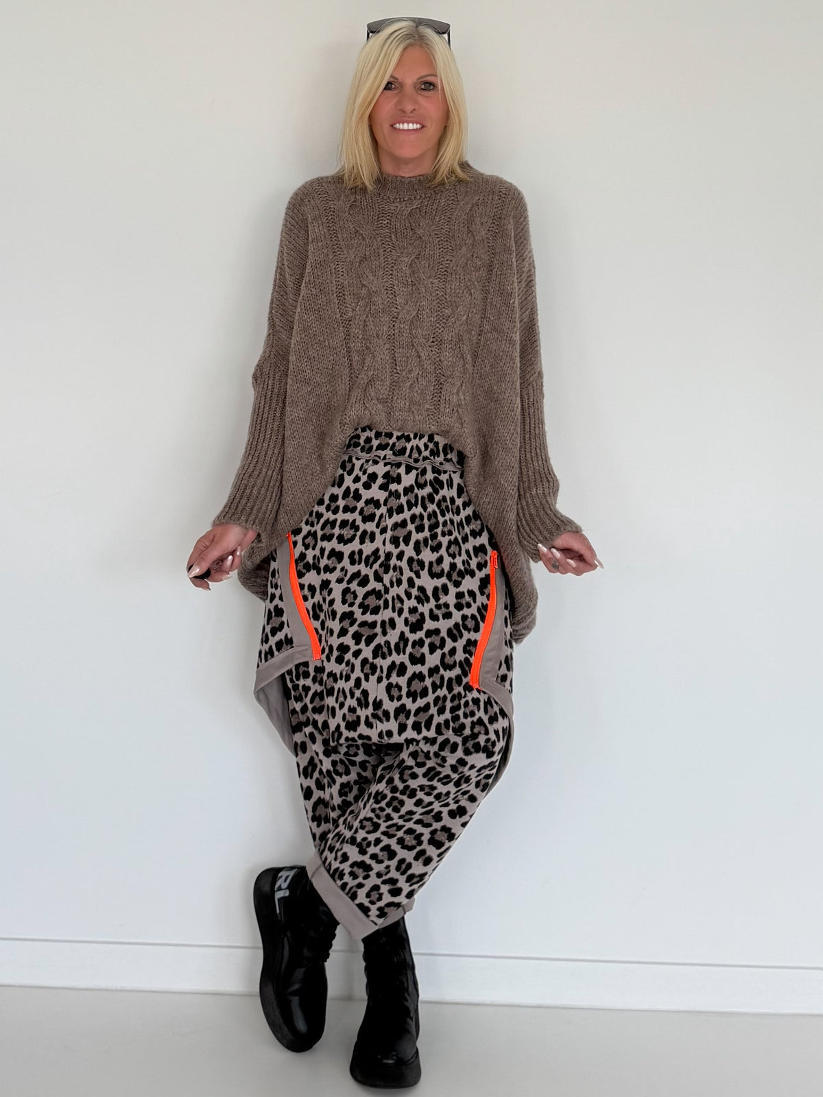 Pullover mit Stulpenärmeln und Zopfmuster - taupe