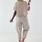 Kurzes Kastiges Shirt mit Print - beige