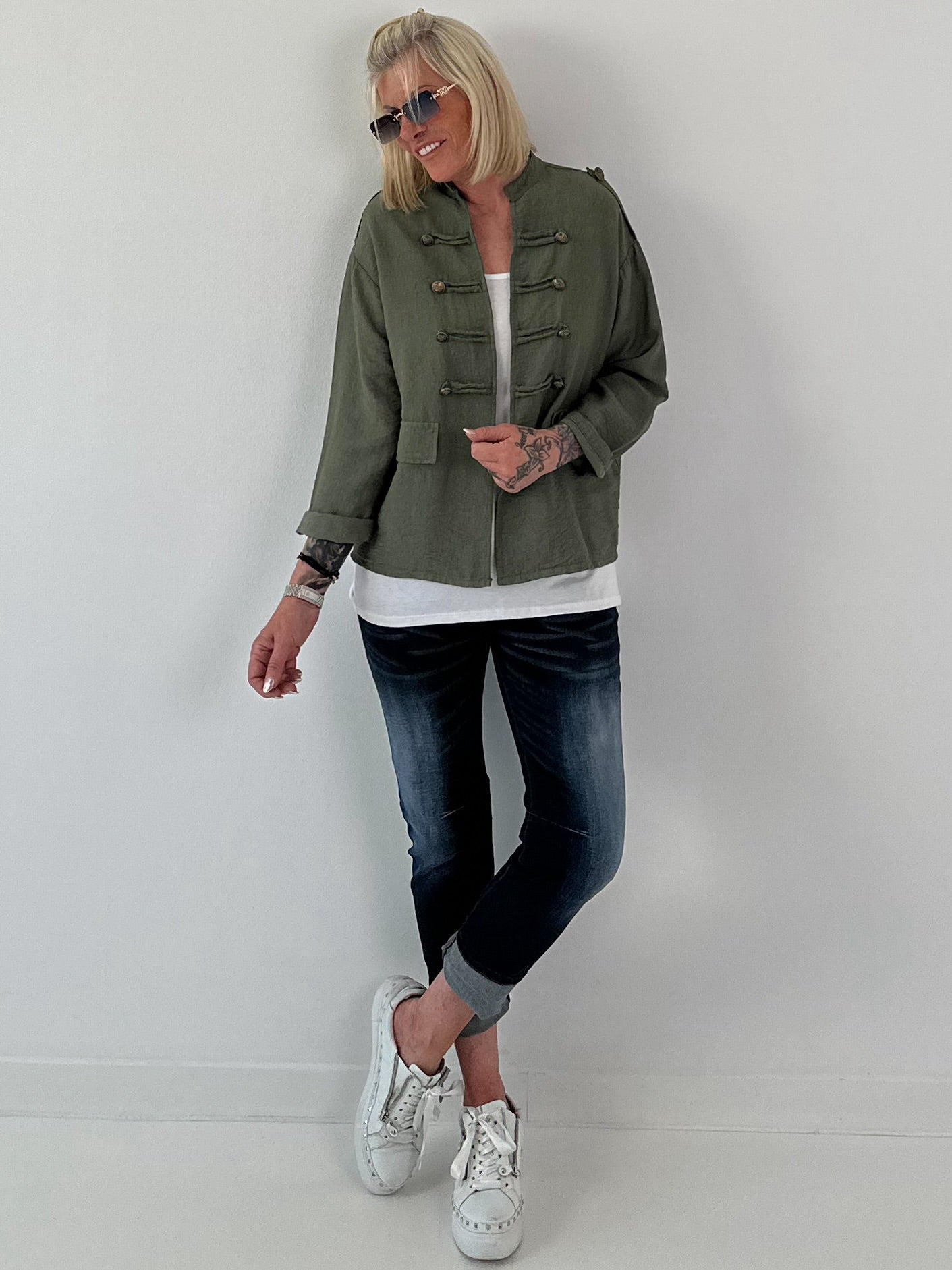 Leichte Jacke im Military Look - olive