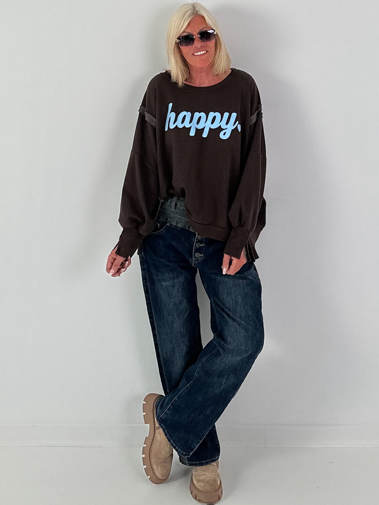 Sweatshirt with happy print - chocolate