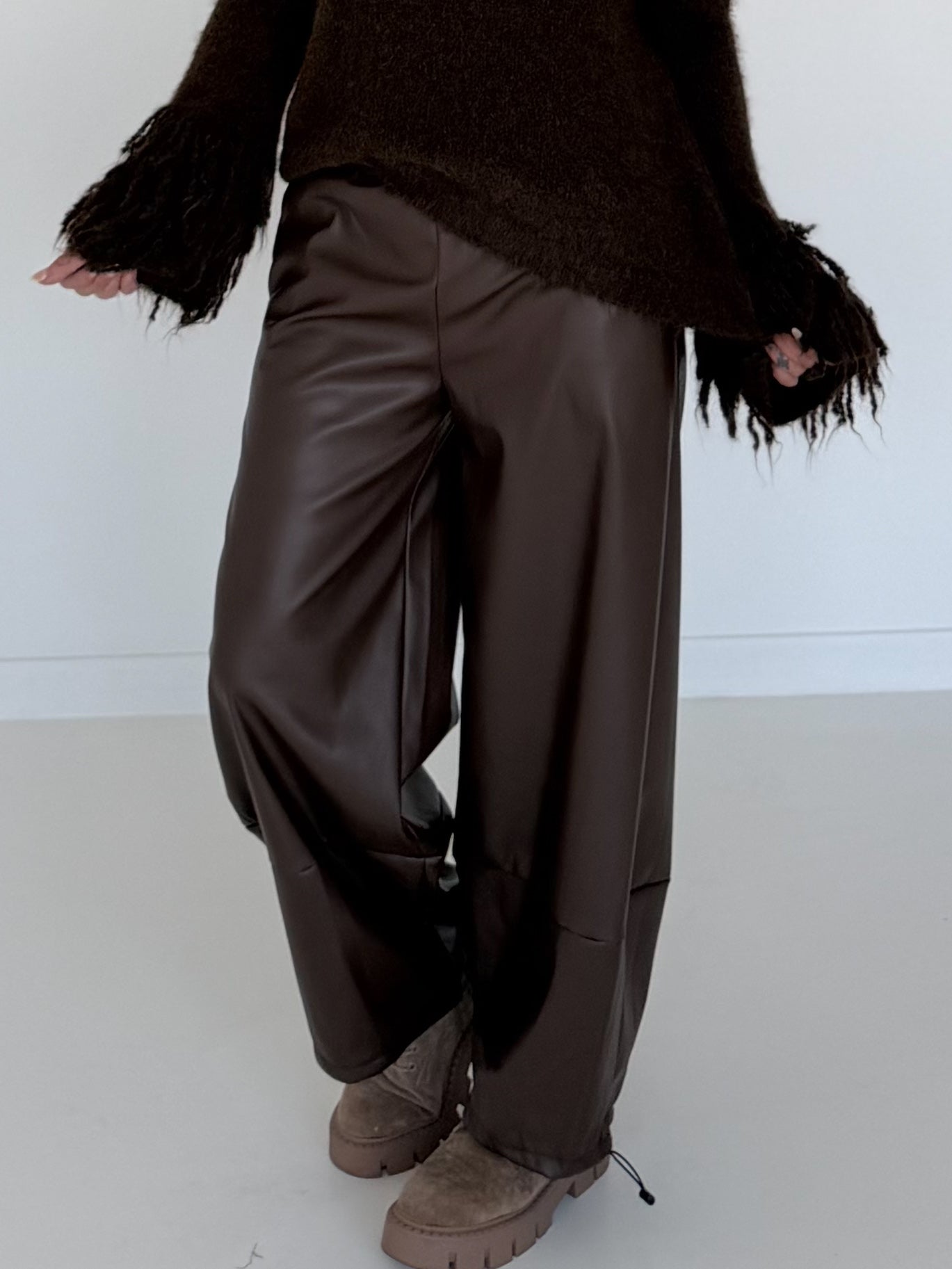 Vegane Lederhose 2 Looks - mokka