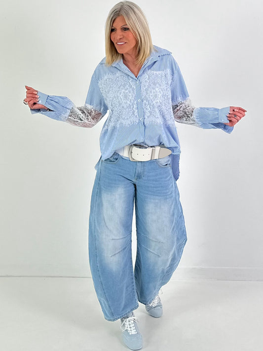 Bluse mit Spitzeneinsätzen - hellblau