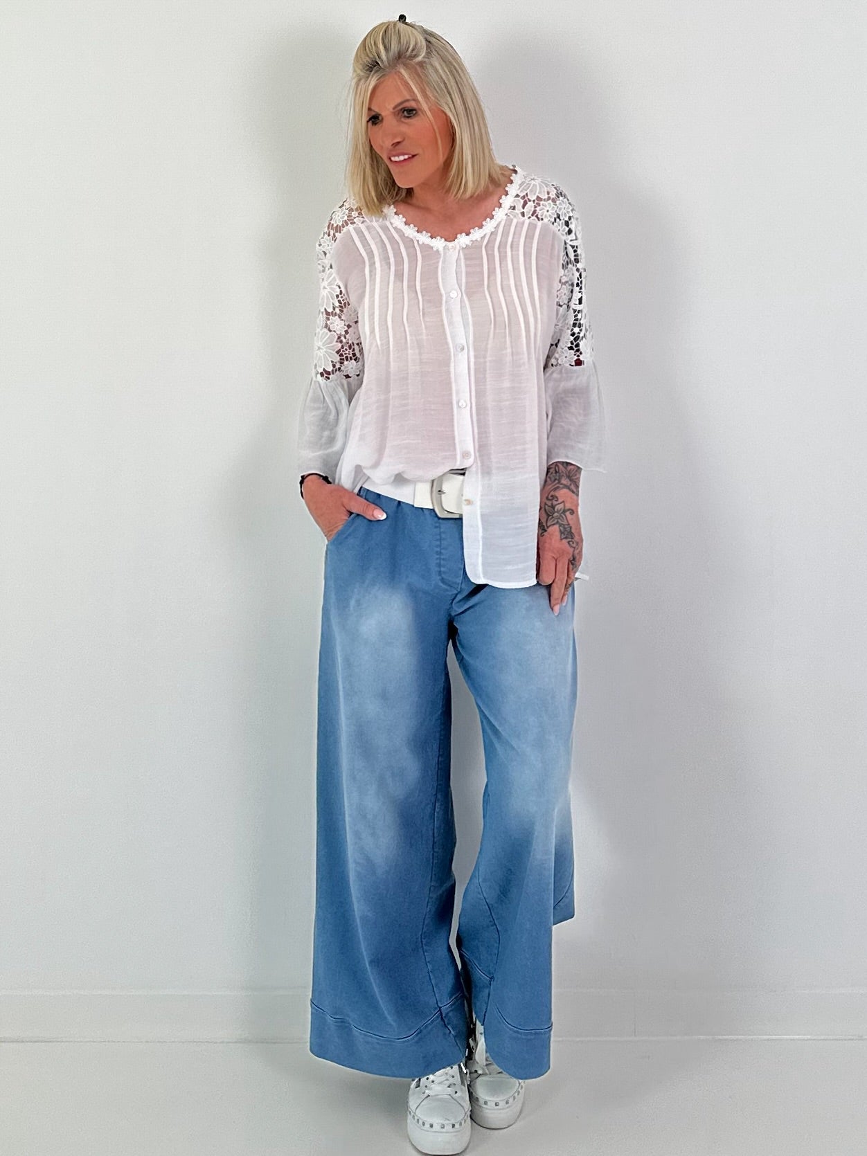 Blouse with floral crochet inserts - white