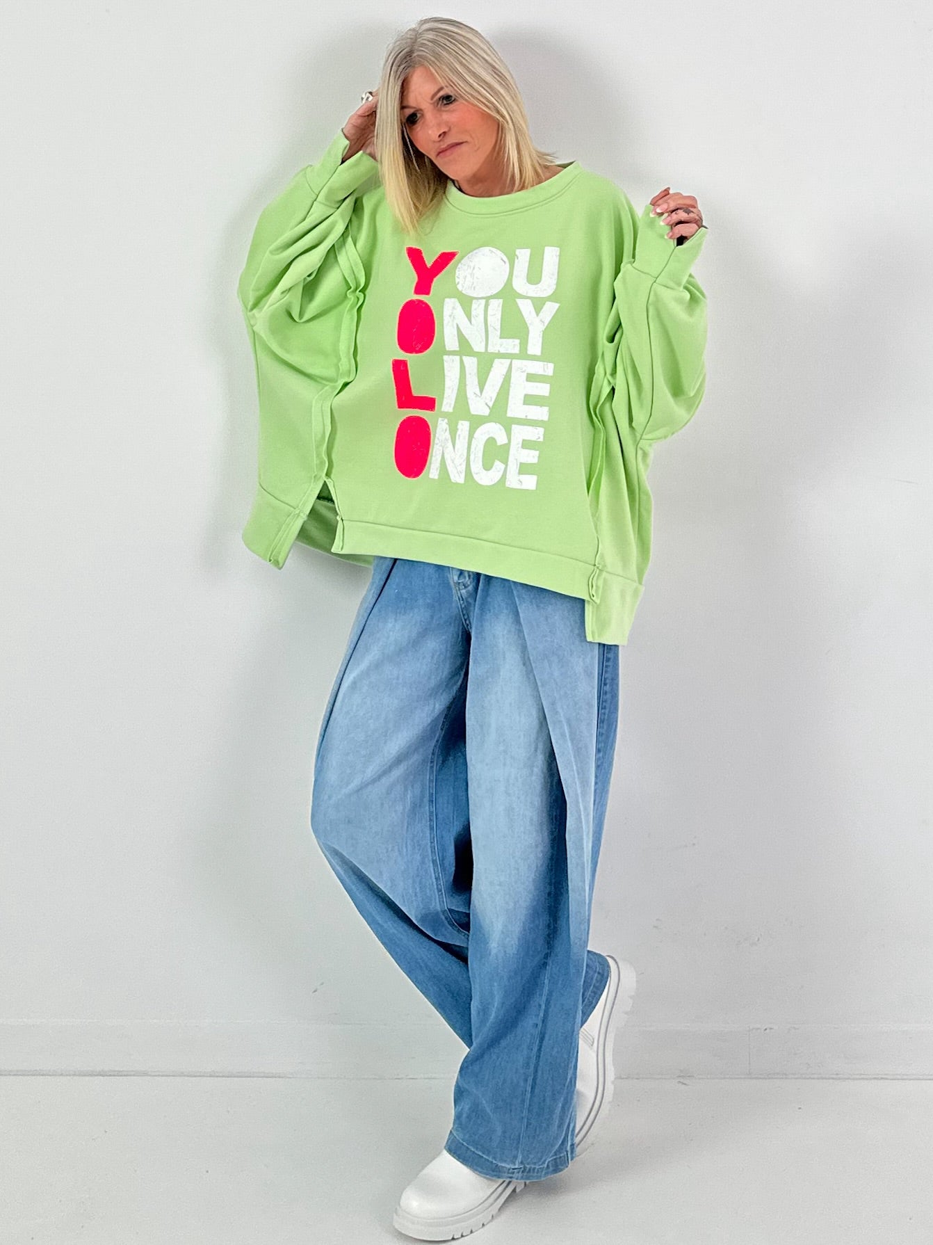 Sweatshirt Modell "YOLO" - grün