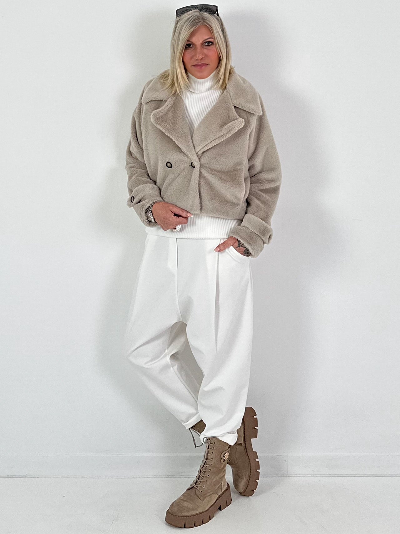 Bontjas model "Chic&amp;Charm" - beige