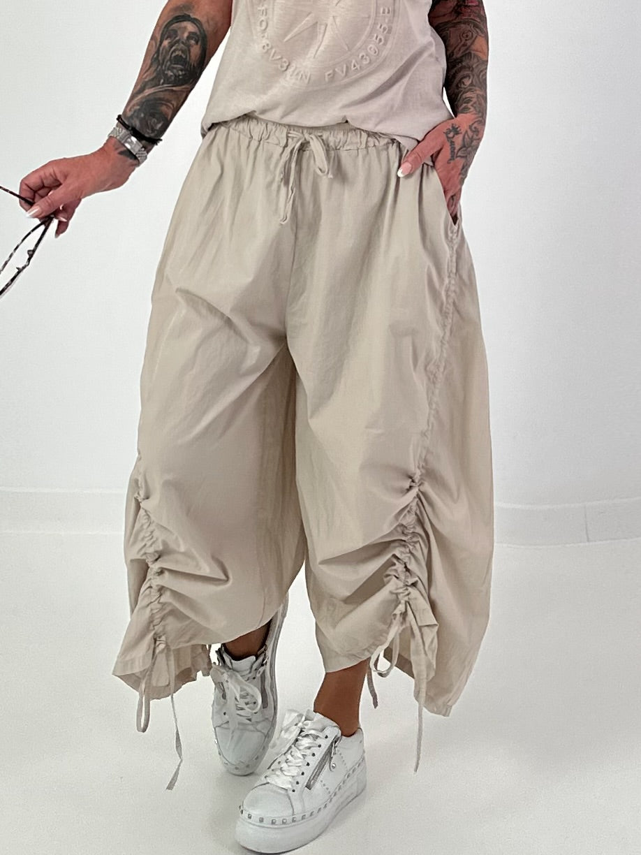 Balloon trousers with gathering seams - beige