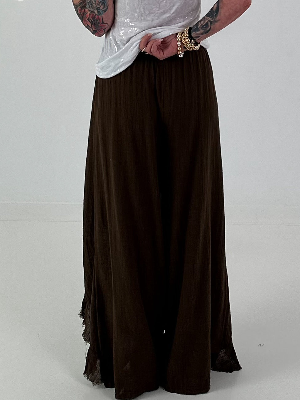 Wide-leg trousers with tie frill - chocolate
