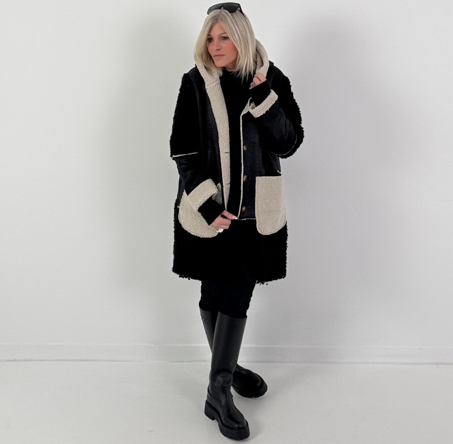 Jas van materiaalmix met capuchon, model "Nordic Blend" - zwart-beige