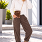 Cordhose mit großen Taschen und Gürtel - taupe ( lieferbar ab ca. 03.11.26)