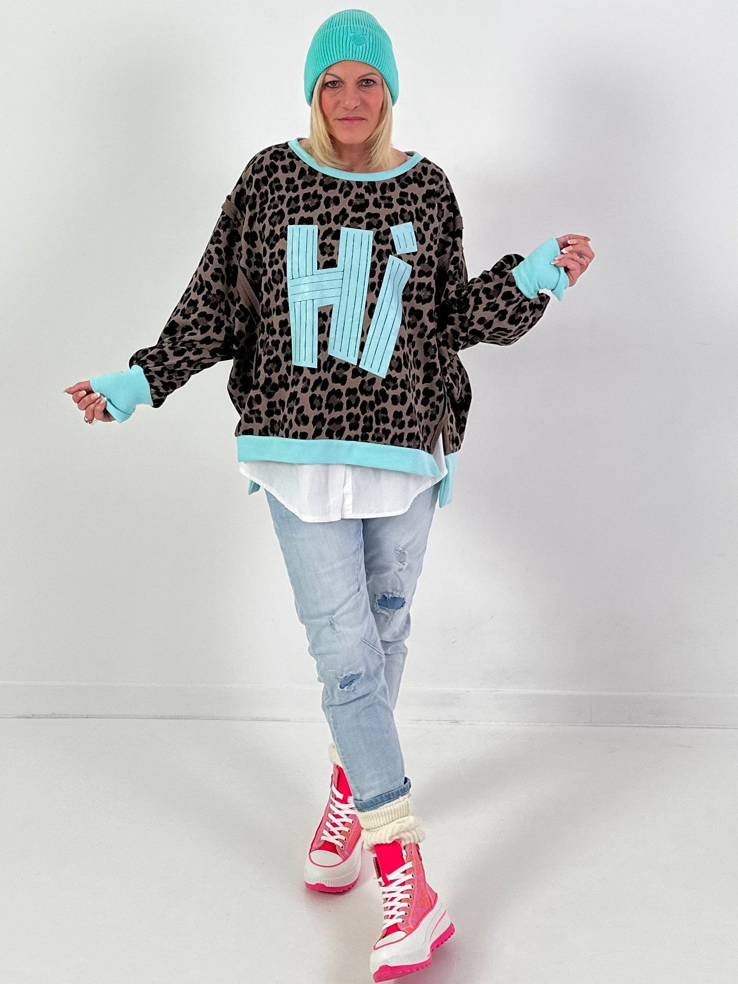 Sweater model "Hi Cat" - leo-light blue