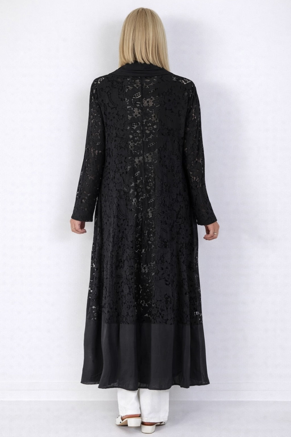 Leinenmantel mit Spitzenmuster - schwarz