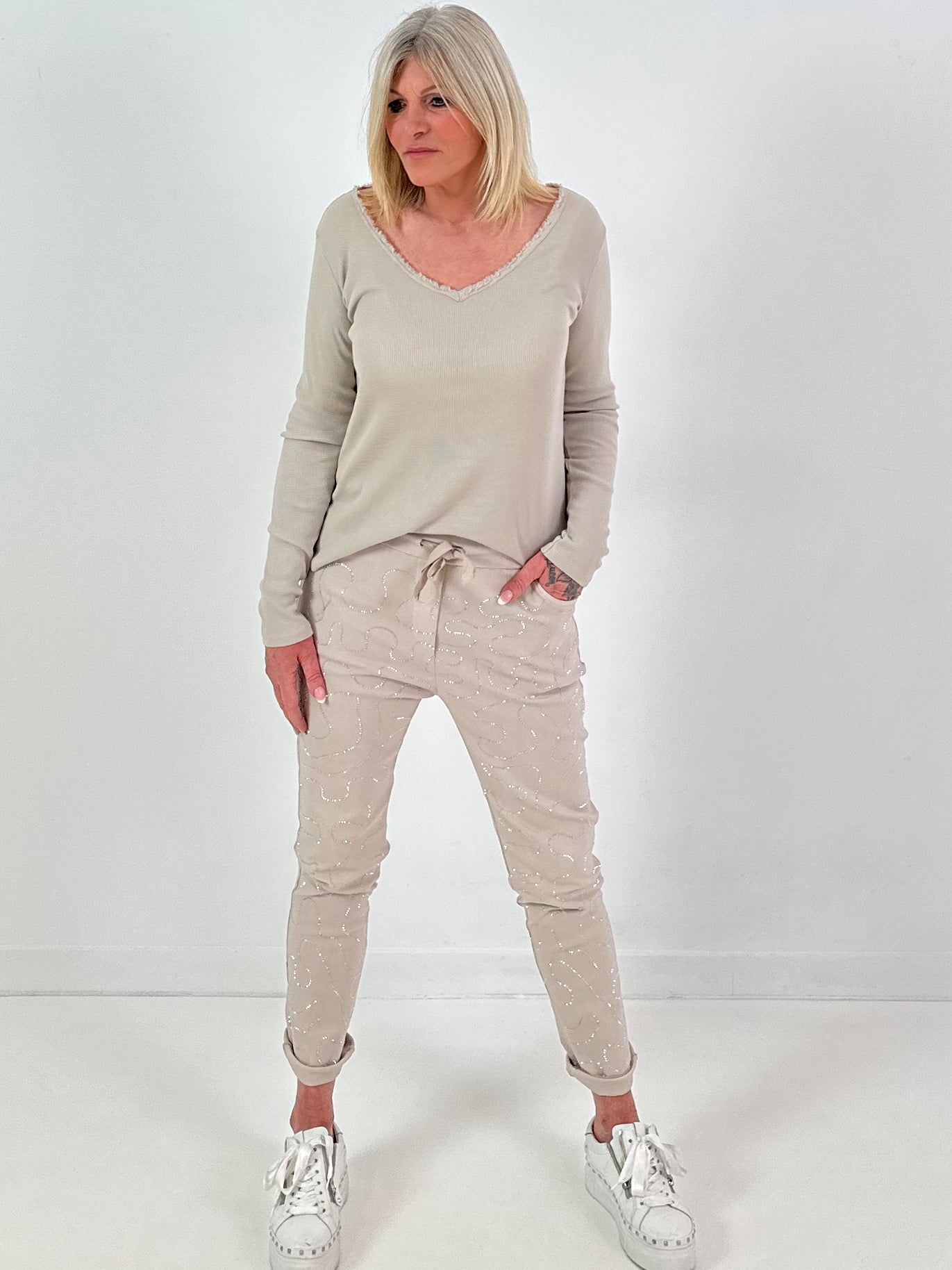 Ripp-Shirt Modell "Sweet Fringe Vibes" - beige