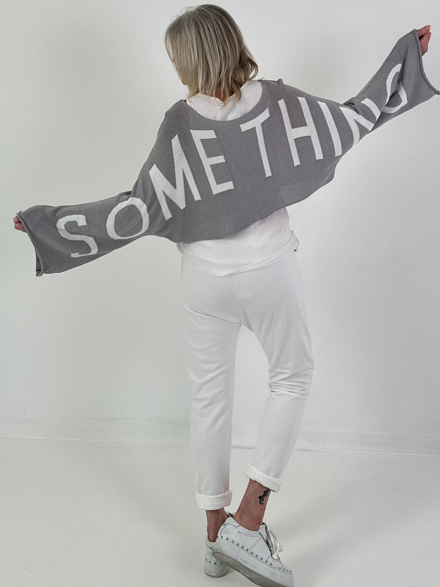 Cropped Pulli Something - grau