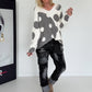 Pullover mit V-Ausschnitt und Art-Print - ecru-anthrazit