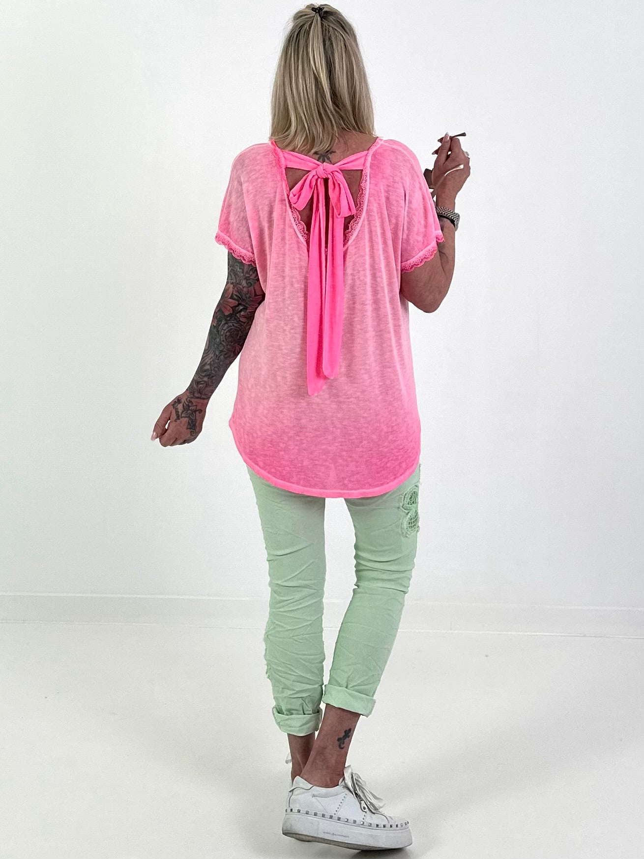 T-shirt with back tie - neon pink