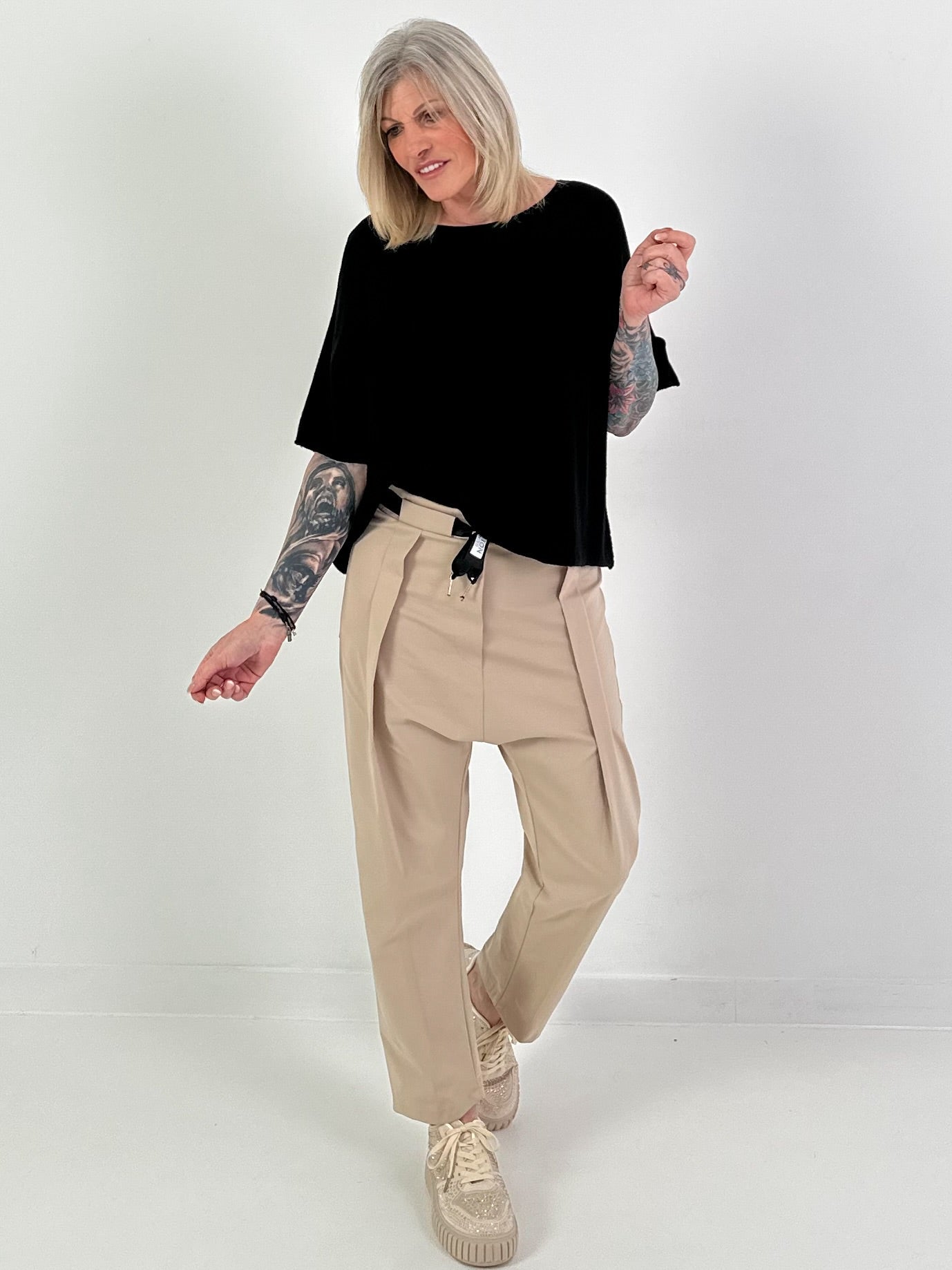 Strickpulli mit kurzem Arm - schwarz