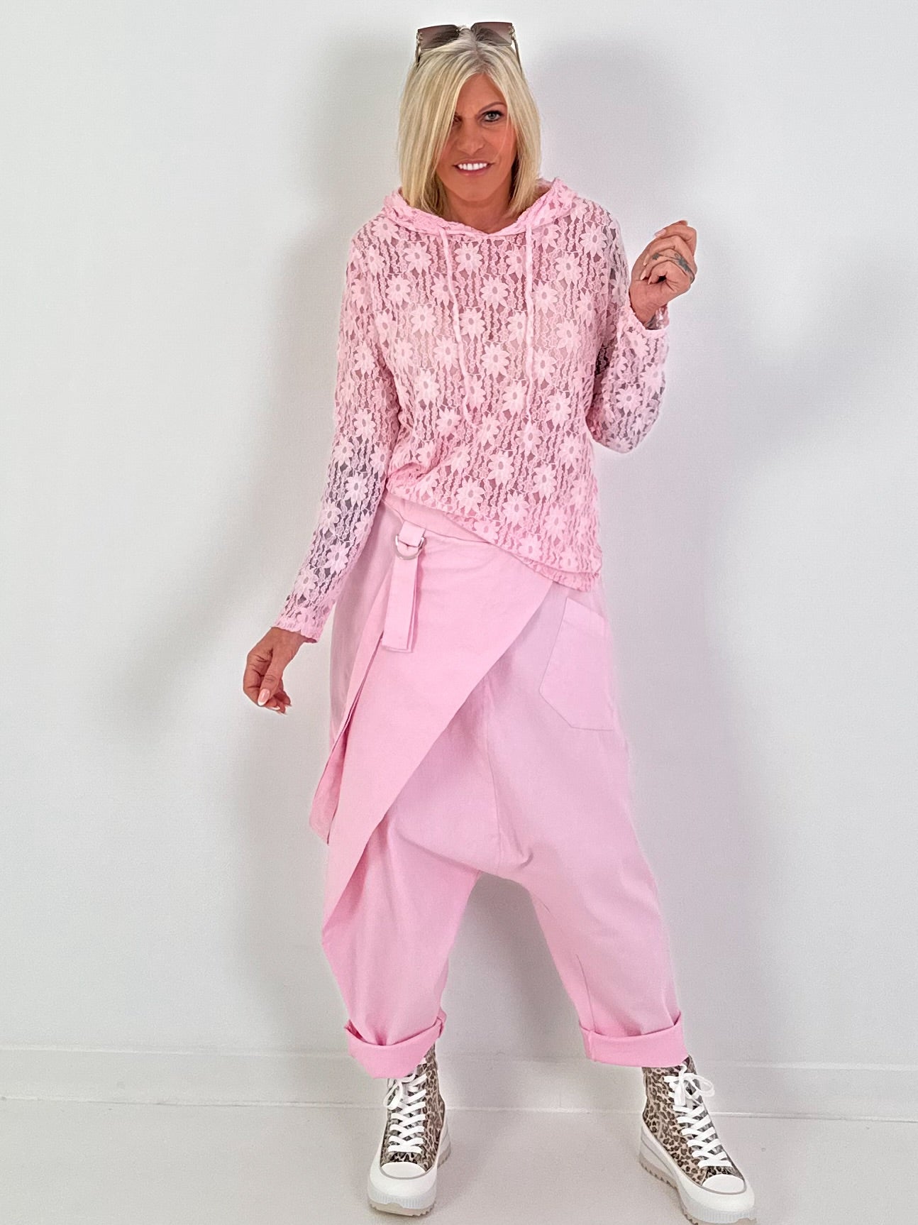 Leichter Hoodie aus Spitze - rosa