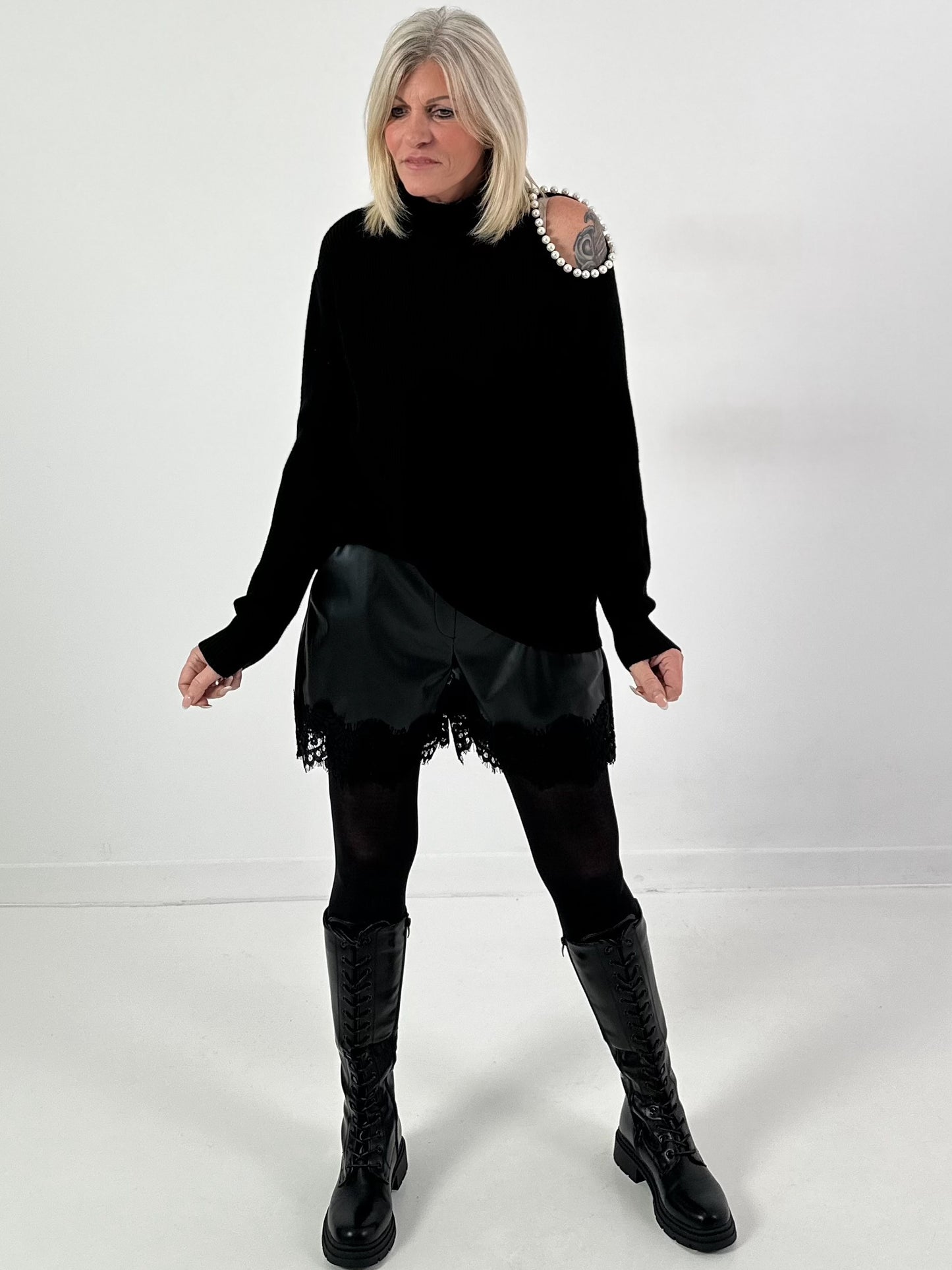 Leather-look shorts, model "Velvet Vice" - black