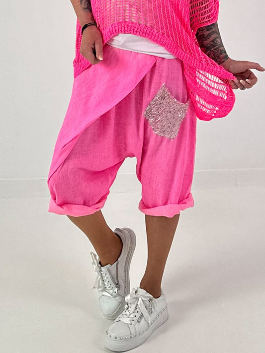 Kurze Leinen Baggy mit Überwurf und Paillettendetails - neonpink