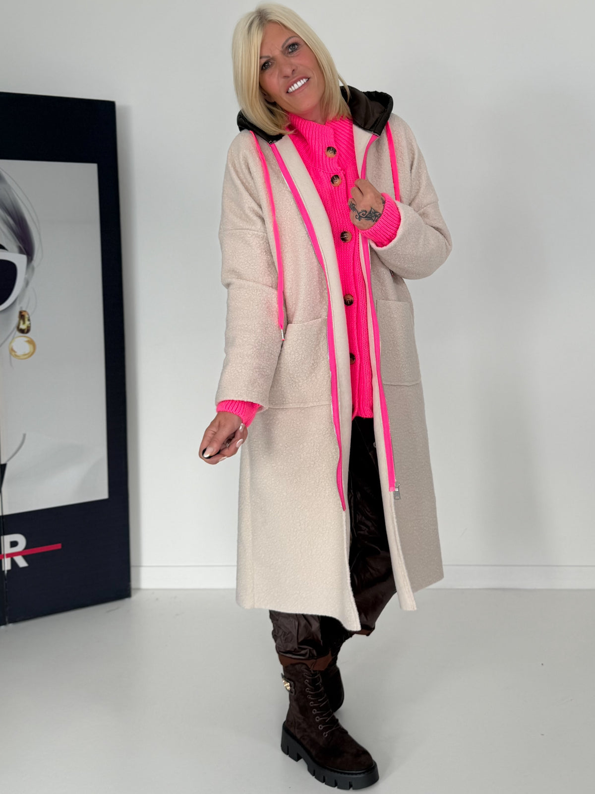 Teddy curl coat with neon accents - beige