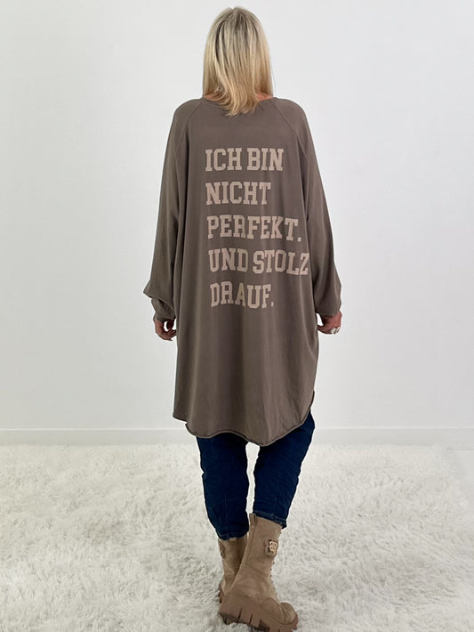 Oversized Shirt mit Statement Spruch auf dem Rücken - taupe