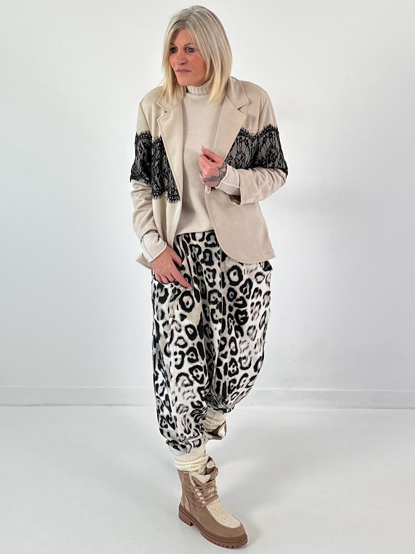 Suède-look blazer model "Lace Line" - beige