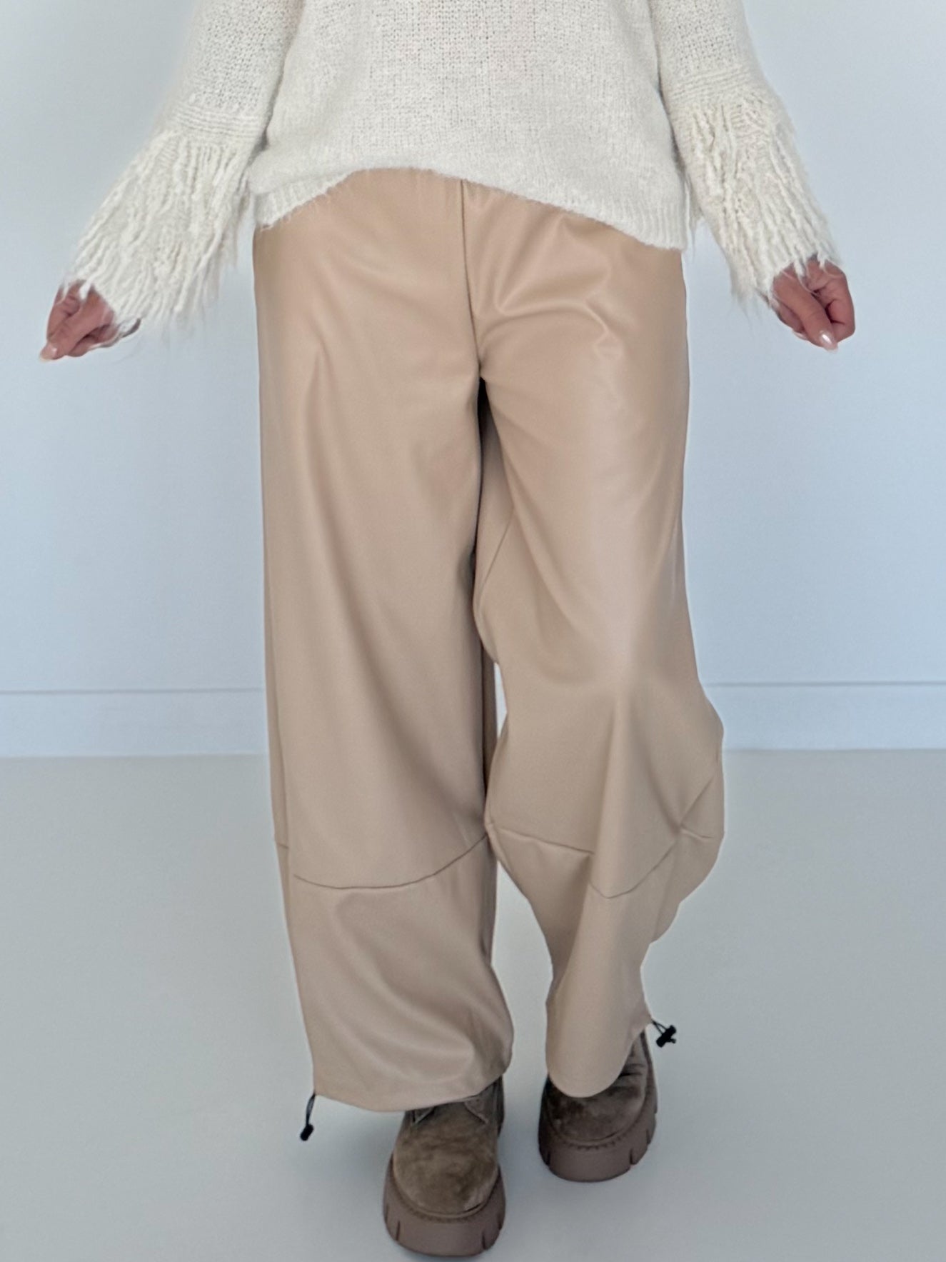 Vegane Lederhose 2 Looks - beige