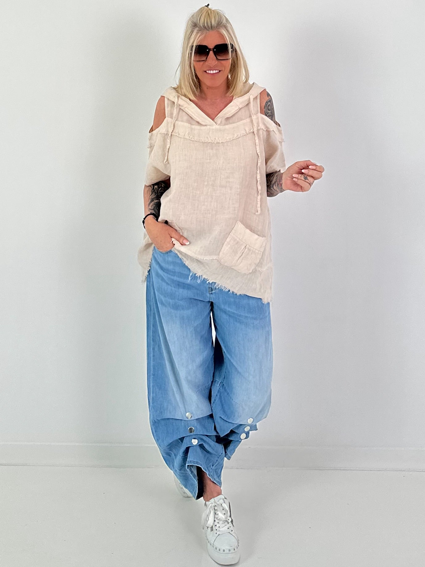 Leinenshirt mit off-Shoulder Cut-Outs - beige