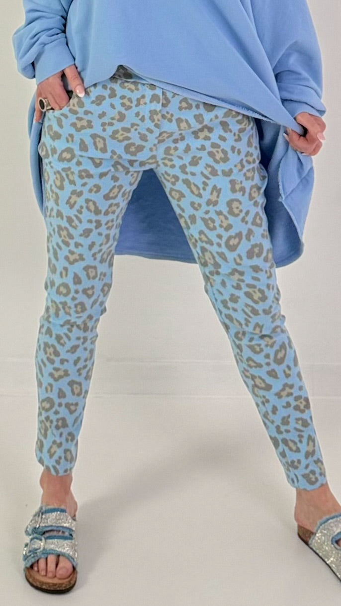 Hose mit Leo-Muster - hellblau