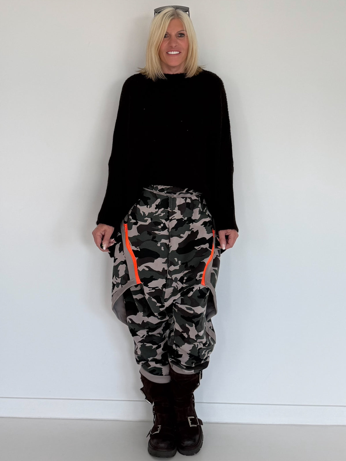 Pullover mit Stulpenärmeln und Zopfmuster - mokka