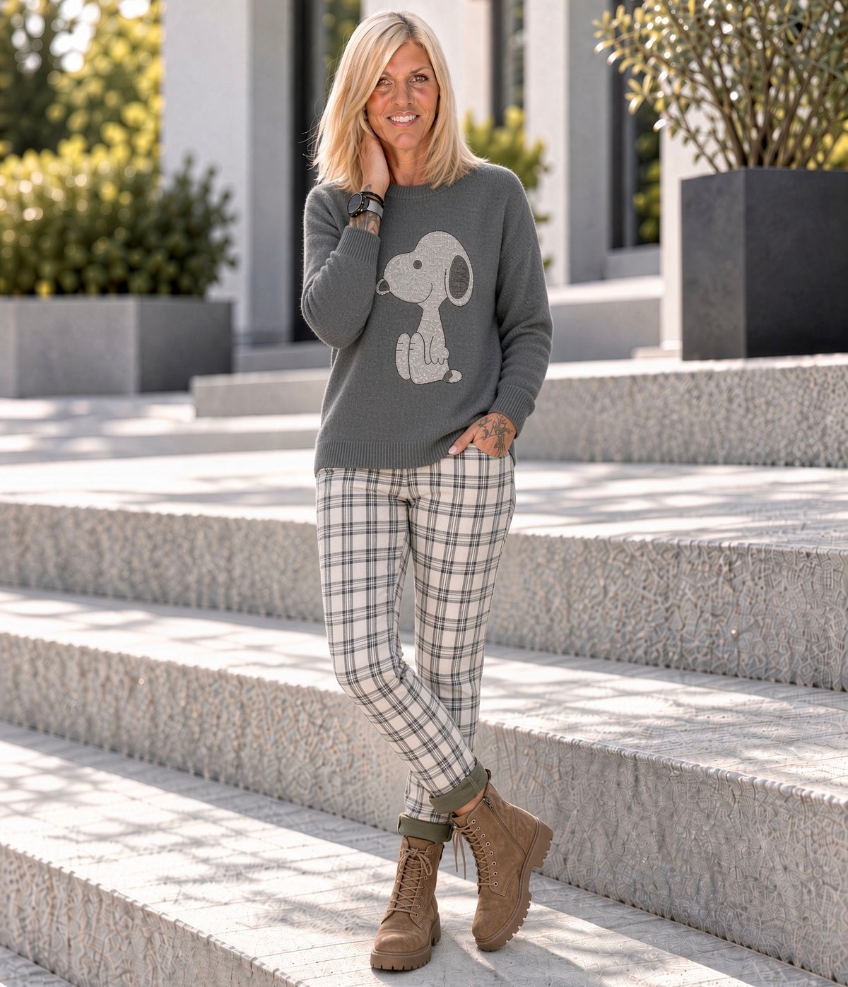 Pullover mit Strass-Cartoon-Motiv - anthrazit