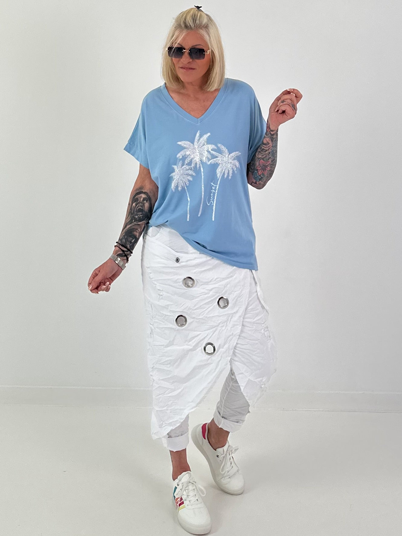 T-Shirt mit Glitzerpalmen - hellblau