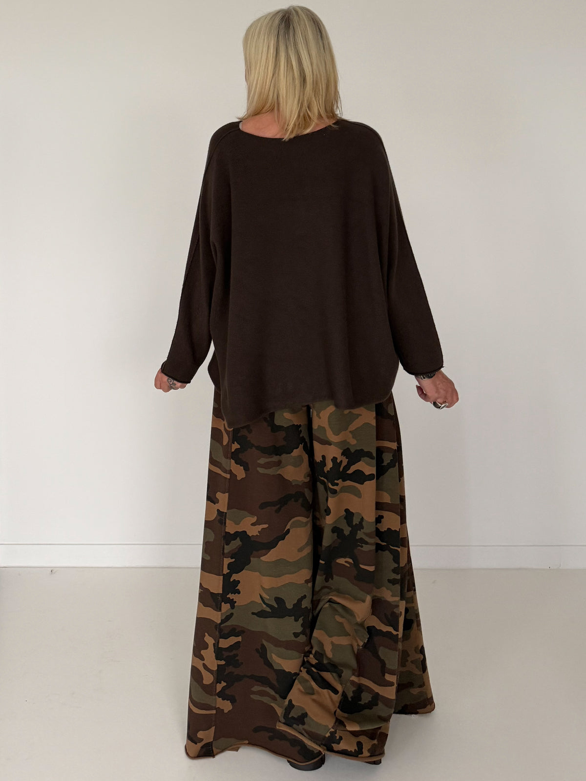 Weicher Oversized Pullover mit Rundhalsausschnitt - mokka